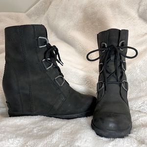 Sorel  - Joan of Arctic wedge II boots black sz 7